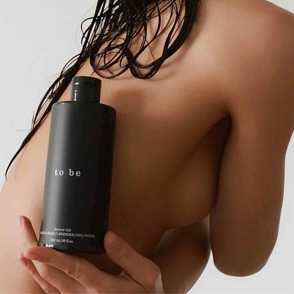 Не набір баночок, а система: як вибудувати щоденний догляд без перевантаження шкіри